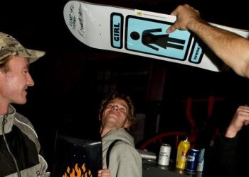 Rowan Davis je nejnovějším profíkem u Girl Skateboards!