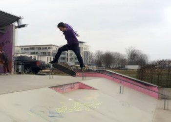 Jára Kudílek zásobuje svůj Instagram kvalitním skateboardingem