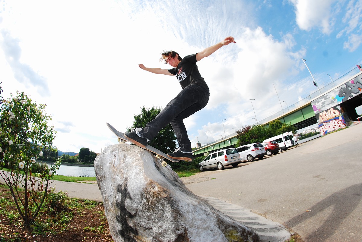 Dan Dauš frontside feeble na šutru v Heidelbergu. Foto: Hormon Dan Dauš frontside feeble na šutru v Heidelbergu. Foto: Hormon