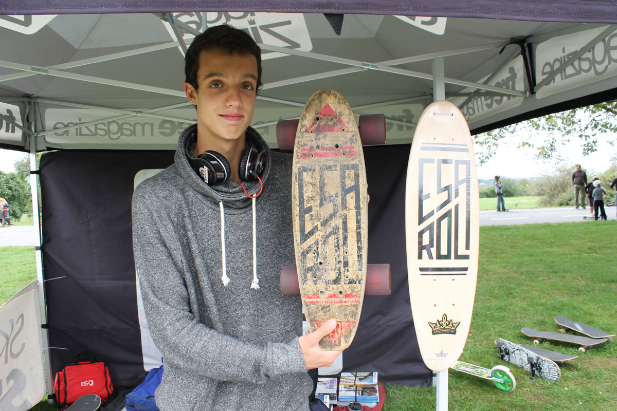 art_IMG_4867 Májšoťák David Blaha a jeho luxusní kousek z bazaru, vedle retro novinky.