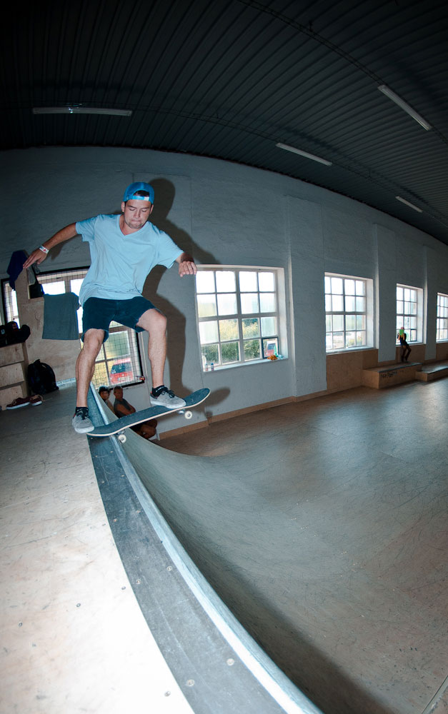 bahno---fs-tailslide Honza Bašný frontside tailslide. / foto: Vašek Žalud