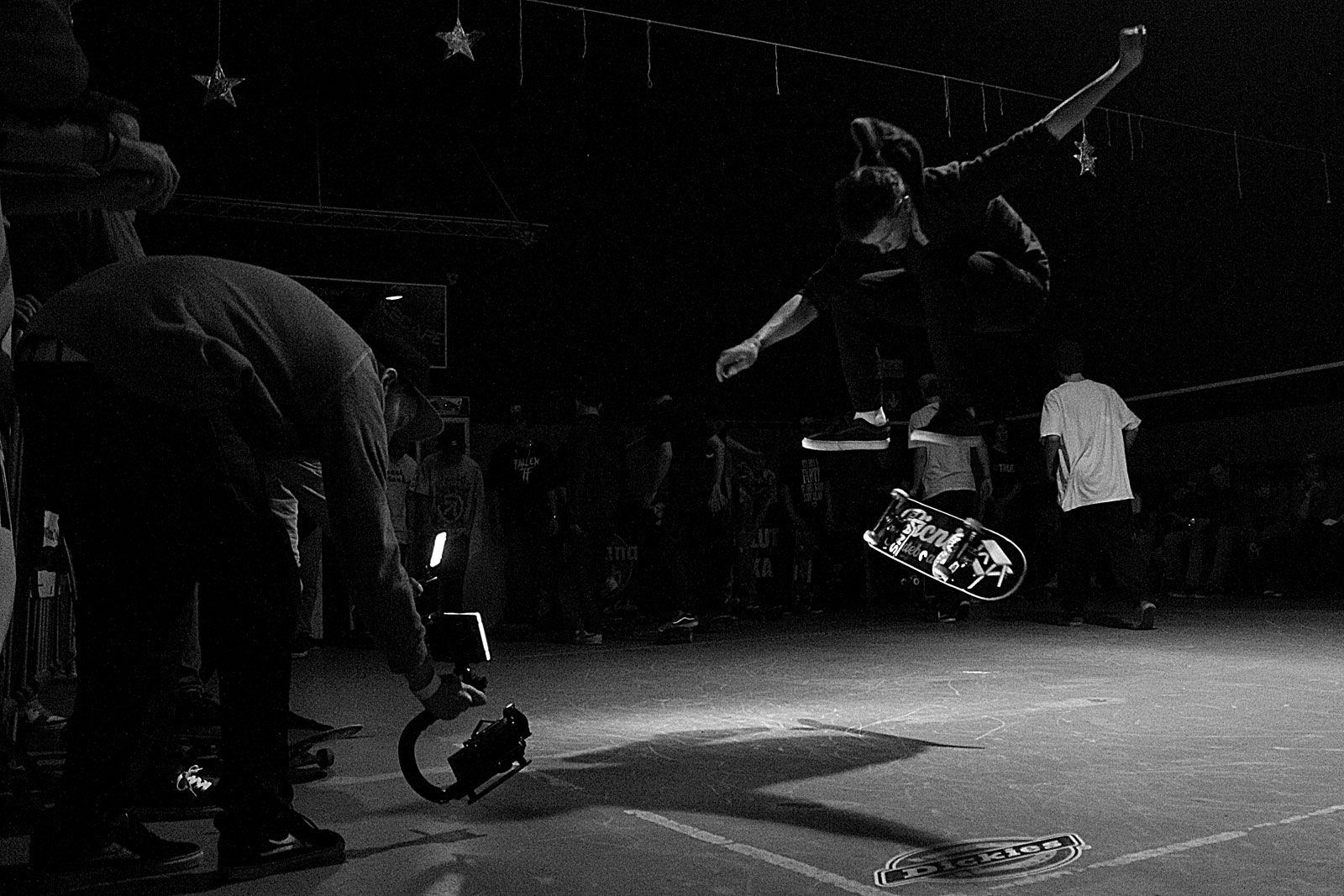 nalevka_nohel Tomáš Nálevka nollie heelflip. / foto: Ondra Kudyn