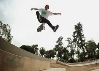 Nick Tucker a nollie inward heelflip