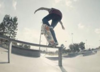Stylová skateparková pecka Alexe Midlera