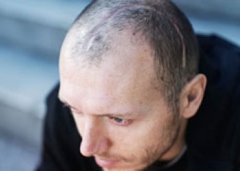 Kilian Heuberger už jen v helmě