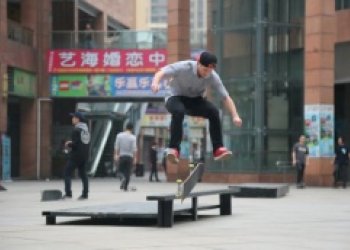 Girl skateboards CZ welcomes Petr Veselý