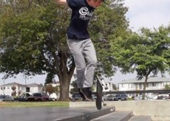 Jeffwonsong vás naučí 360 inward heelflip