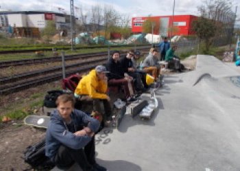 HernaBoyz skate trip DOG SHIT