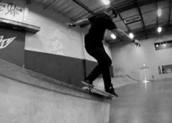 Chris Cole je dalším, kdo se předvedl v 2UP na Berrics