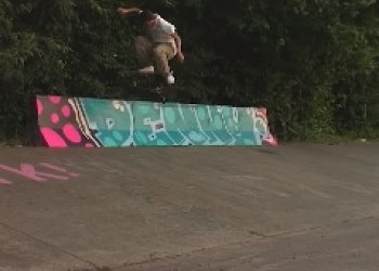 Denny Pham, Skateboarding a Graffiti = United Power