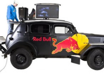 Red Bull hledá DJ-řidiče do svý vypimpený káry