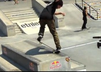 Shecklerův Skate for a cause. A pro dobrou věc