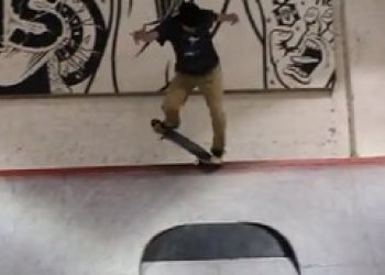 Cole s Astou a Reign teamem v House of Vans