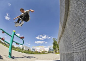 Red Bull video Lost in Ordos on line