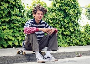 Je Tyson Peterson venku z Element?