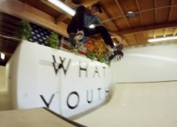 Curren Caples řádil v kanceláři What Youth magu