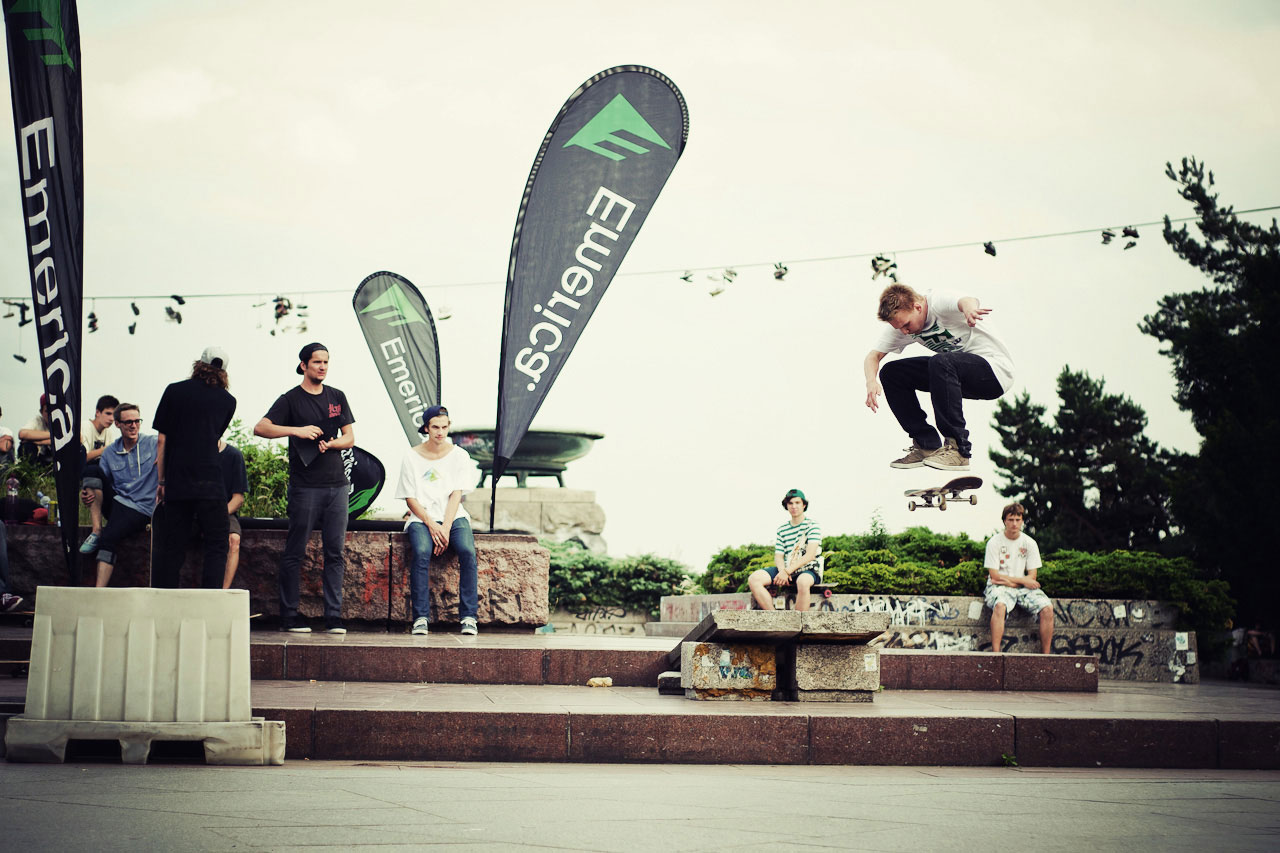art_pasik---no-kick Jakub Jiruška nollie flip ve stínu Emericy / foto: Vašek Žalud