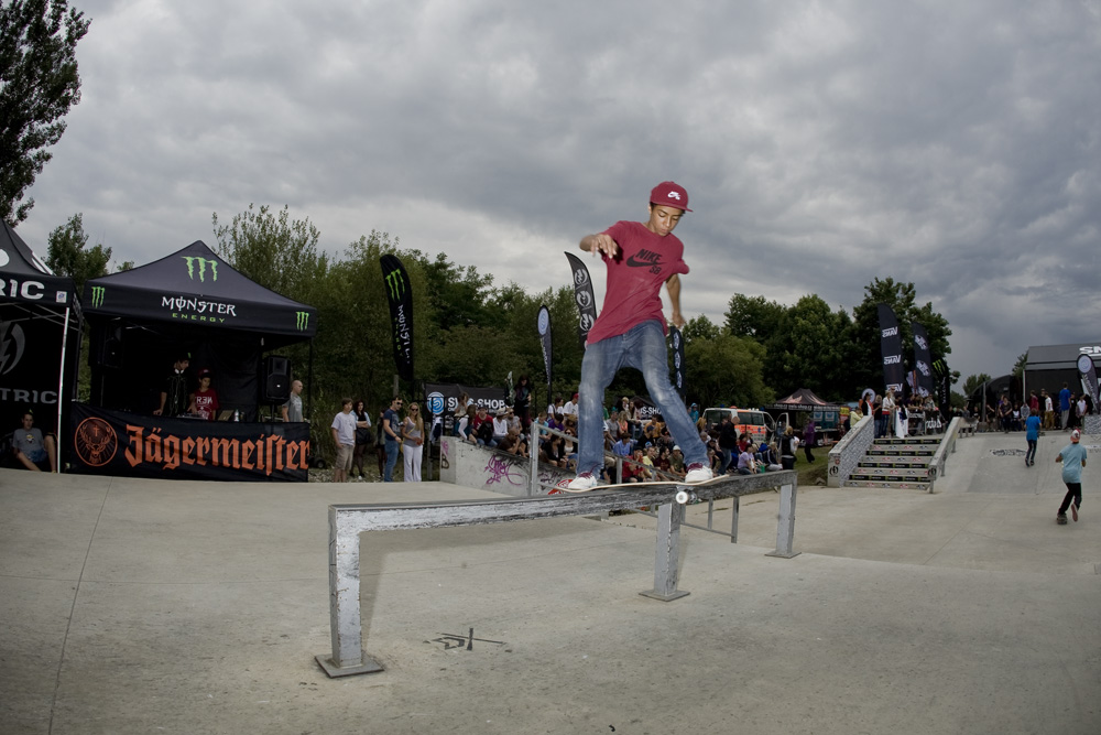 Dan Rahman frontside lipslide / foto: Kac Dan Rahman frontside lipslide / foto: Kac