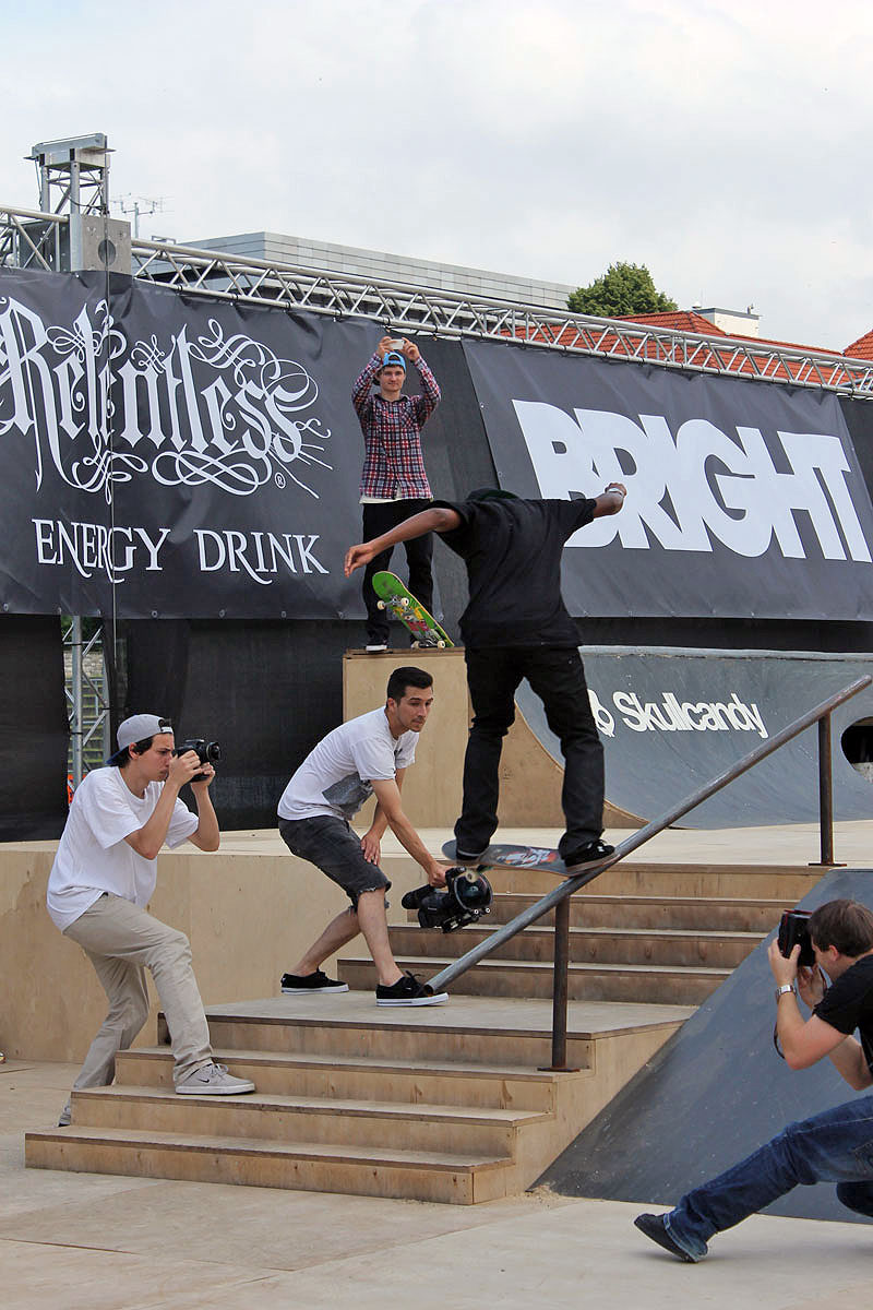 felipe_swbstail Felipe Gustavo switch backside tailslide.