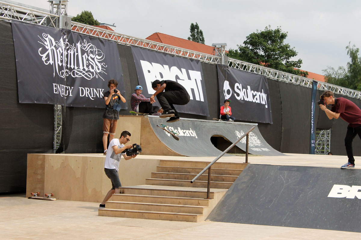 gustavo_swflip Felipe Gustavo switch flip.