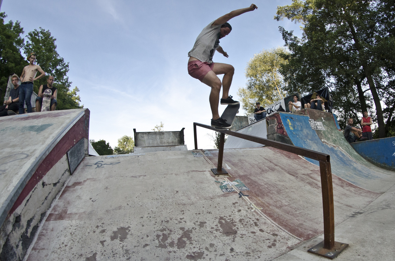 Petr Komárek se svým frontside overcrookedem. Foto: Jakub Zima Petr Komárek se svým frontside overcrookedem. Foto: Jakub Zima