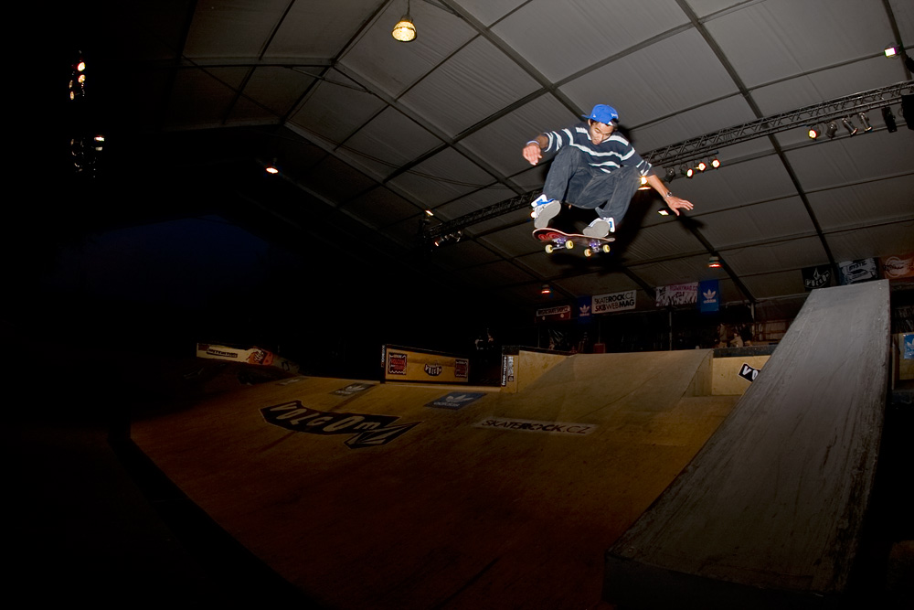 Daniil Platonov huge kickflip / foto: Kac Daniil Platonov huge kickflip / foto: Kac