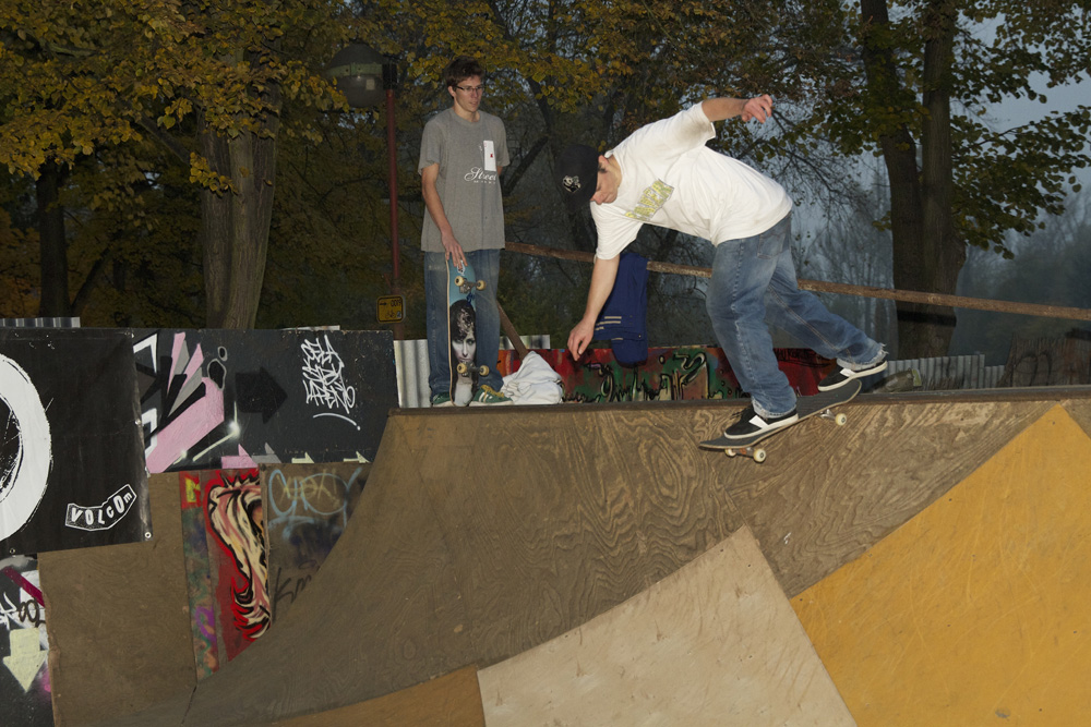 Kamil Poč backside tailslide / foto: Michal Vavro Kamil Poč backside tailslide / foto: Michal Vavro