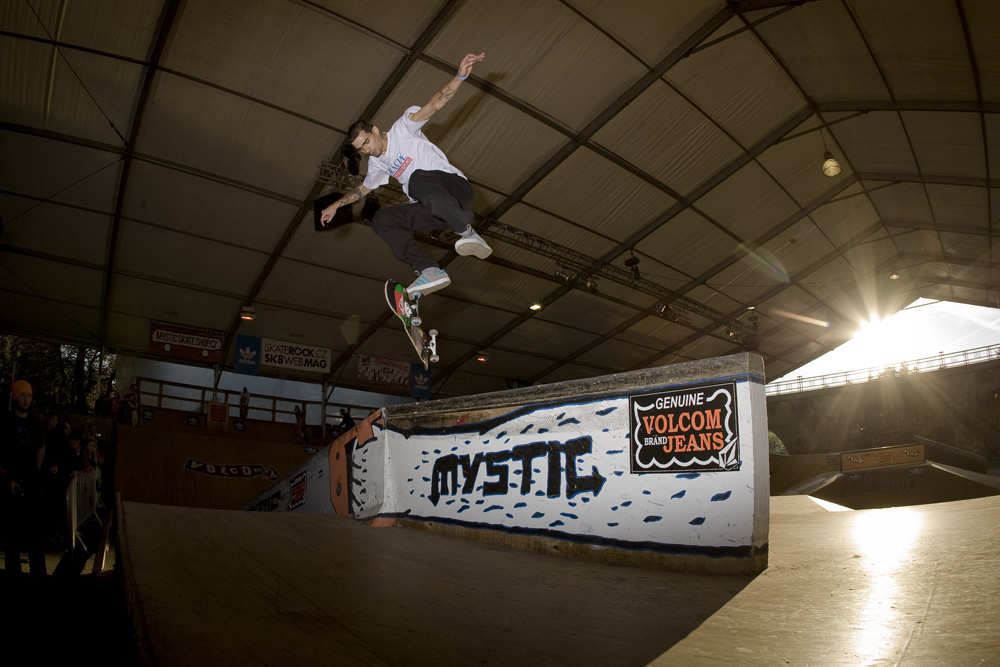 art_danek_kikbslip Lukáš Daněk kickflip backside lipslide. / foto: Kac