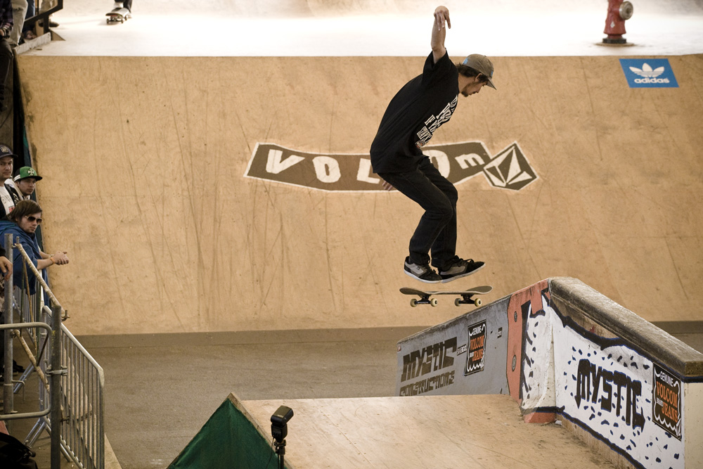 art_raichl_flipfsboro Karel Raichl kickflip frontside boardslide. / foto: Kac