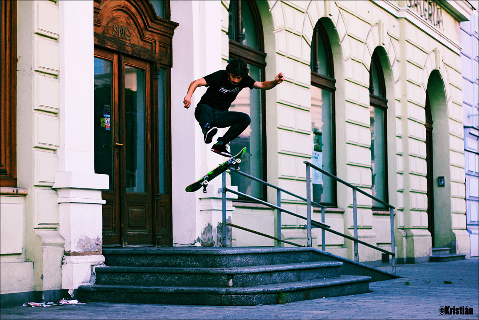 art_peter-molec-_pop-shovit_foto-kristian-tomančik Peter Molec pop shove-it. / foto: Kristian Tomančík