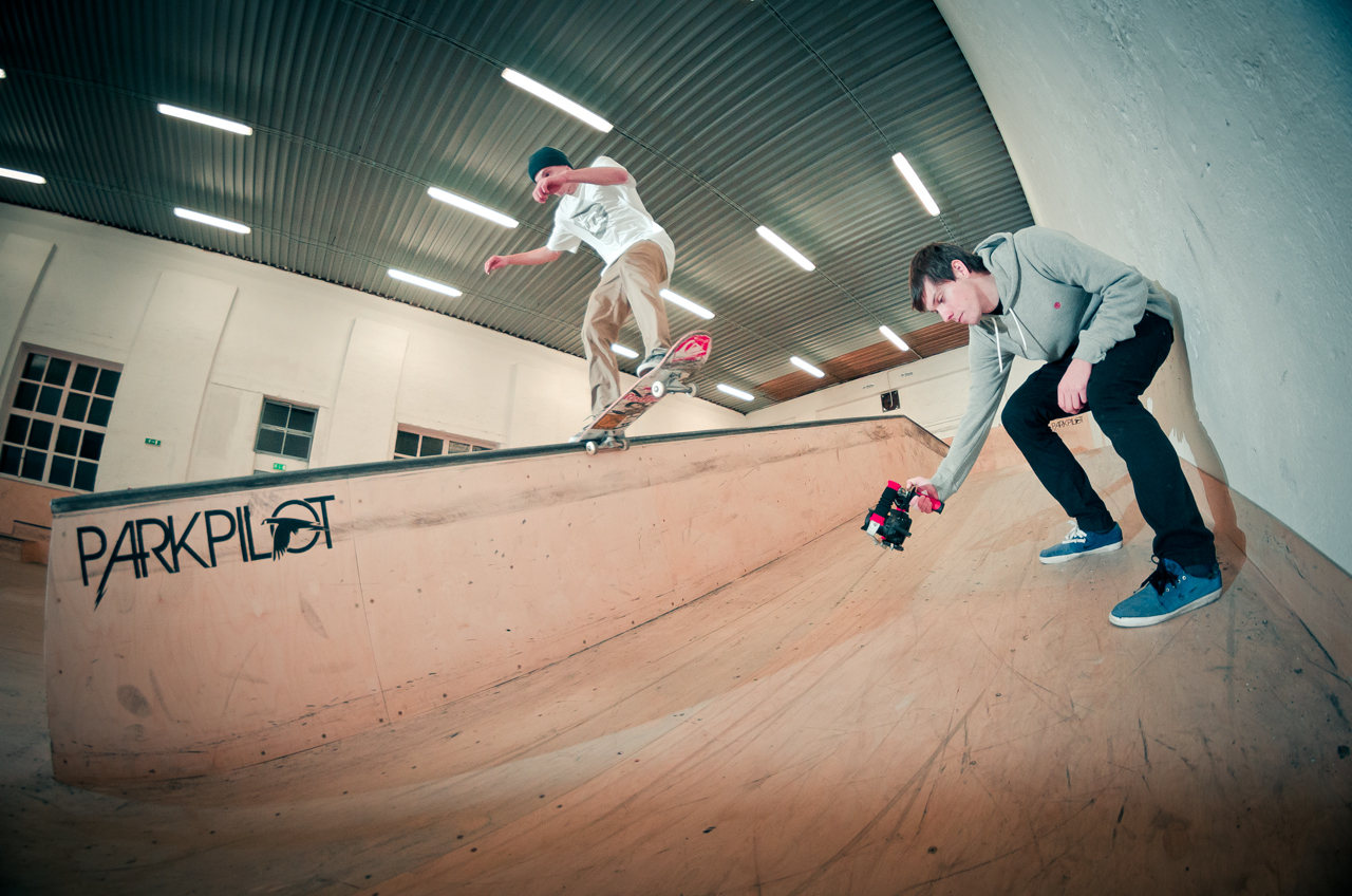 art_amb_max_fs_tailslide Maxim Habanec frontside tailslide. / foto: Vašek Žalud