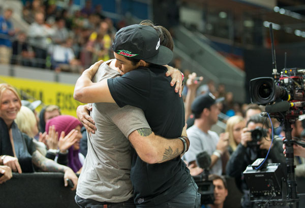 Cole feat. P-rod friendly hug Cole feat. P-rod friendly hug