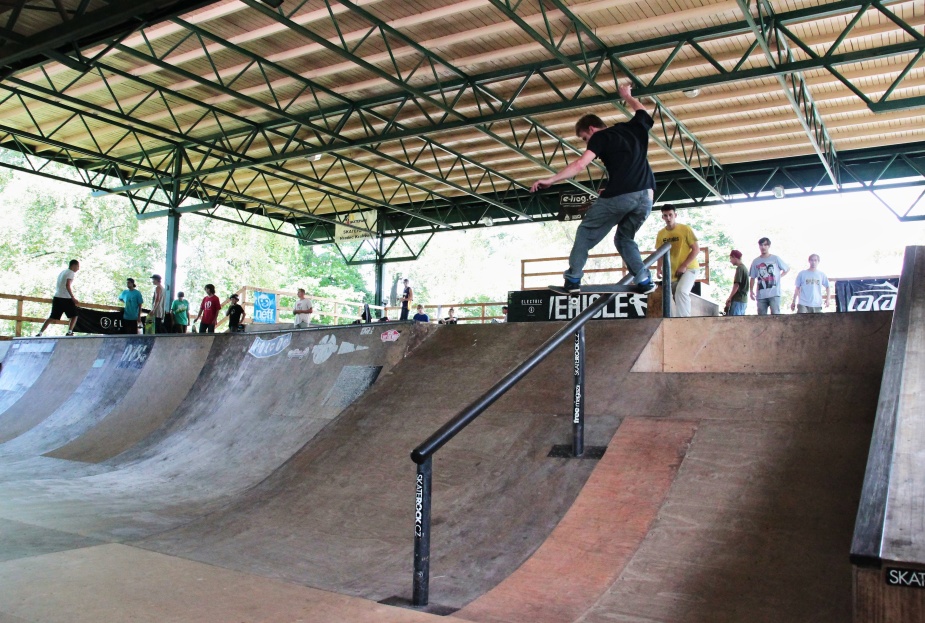 a_IMG_4898 Frontside boardslide. / foto: Black Bee